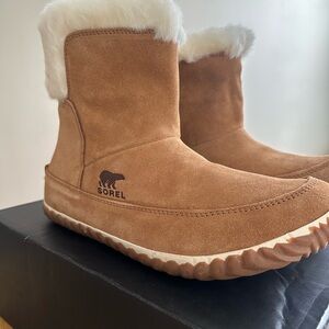 NWT Sorel Boots